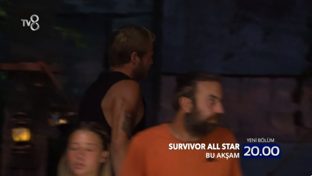 Survivor'da Berna ve Hakan'la kavga eden Yunus Emre, Acun'un sözlerinden sonra konseyi terk ediyor