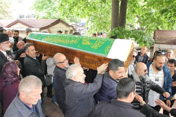 Acun Ilıcalı'nın amcası Gürbüz Ilıcalı son yolculuğuna uğurlandı