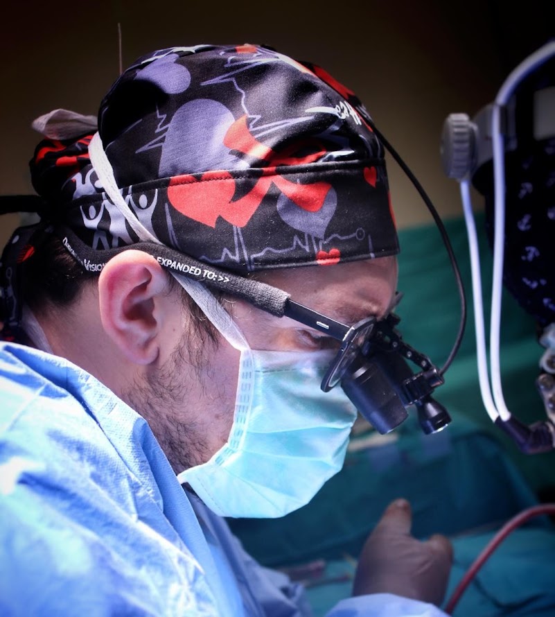 Sağlıkta Öncü Hizmetler: Orhan Gazi Tek ve Benedica'da Genel Cerrahi ve Organ Nakli